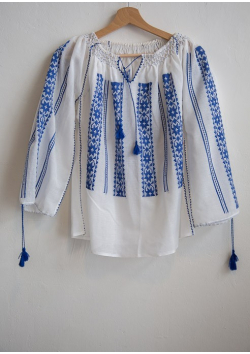 La blouse roumaine traditionnel