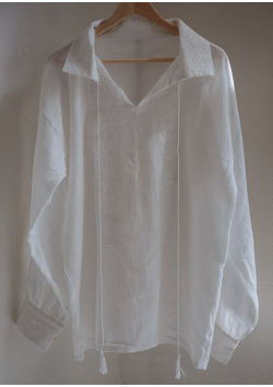 La blouse roumaine traditionnel