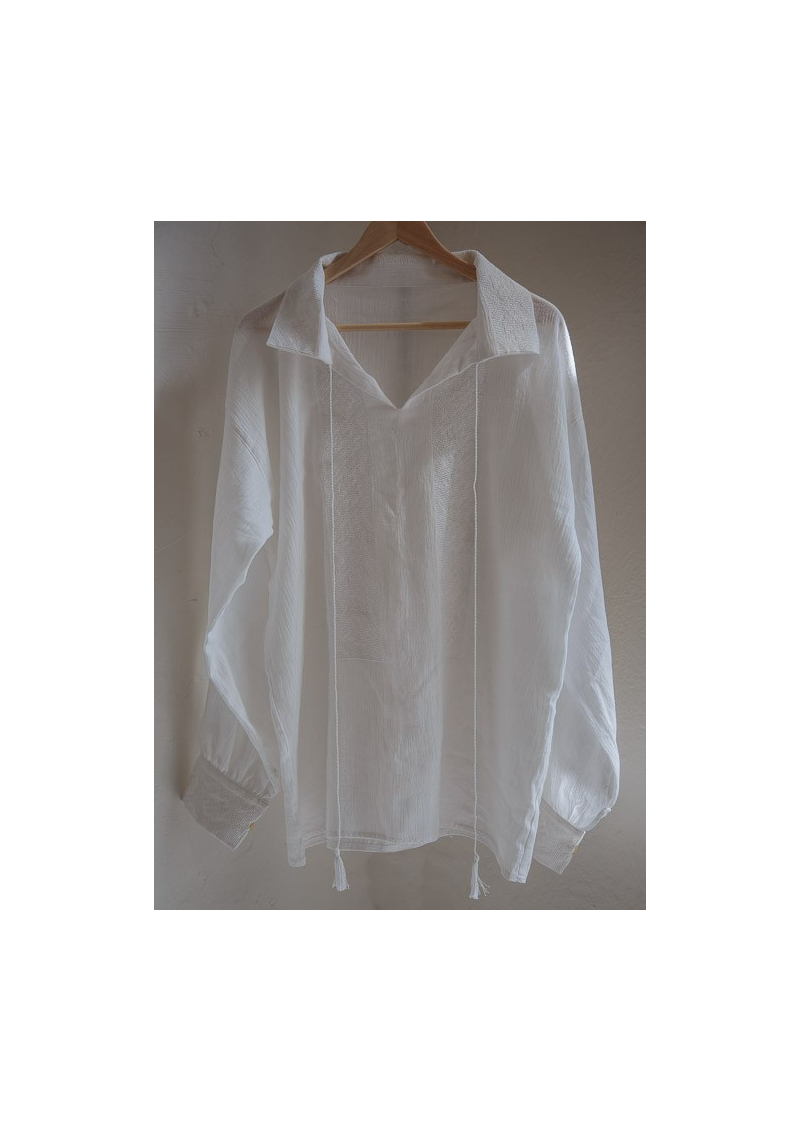 La blouse roumaine traditionnel