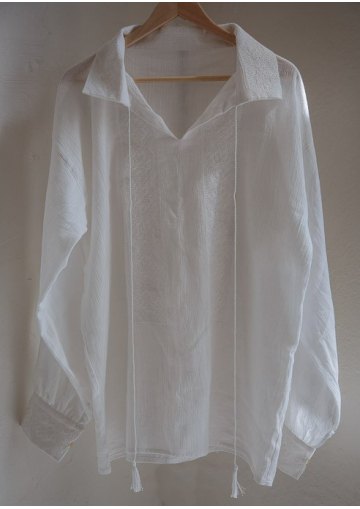 La blouse roumaine traditionnel