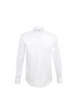 La chemise blanche de clergyman