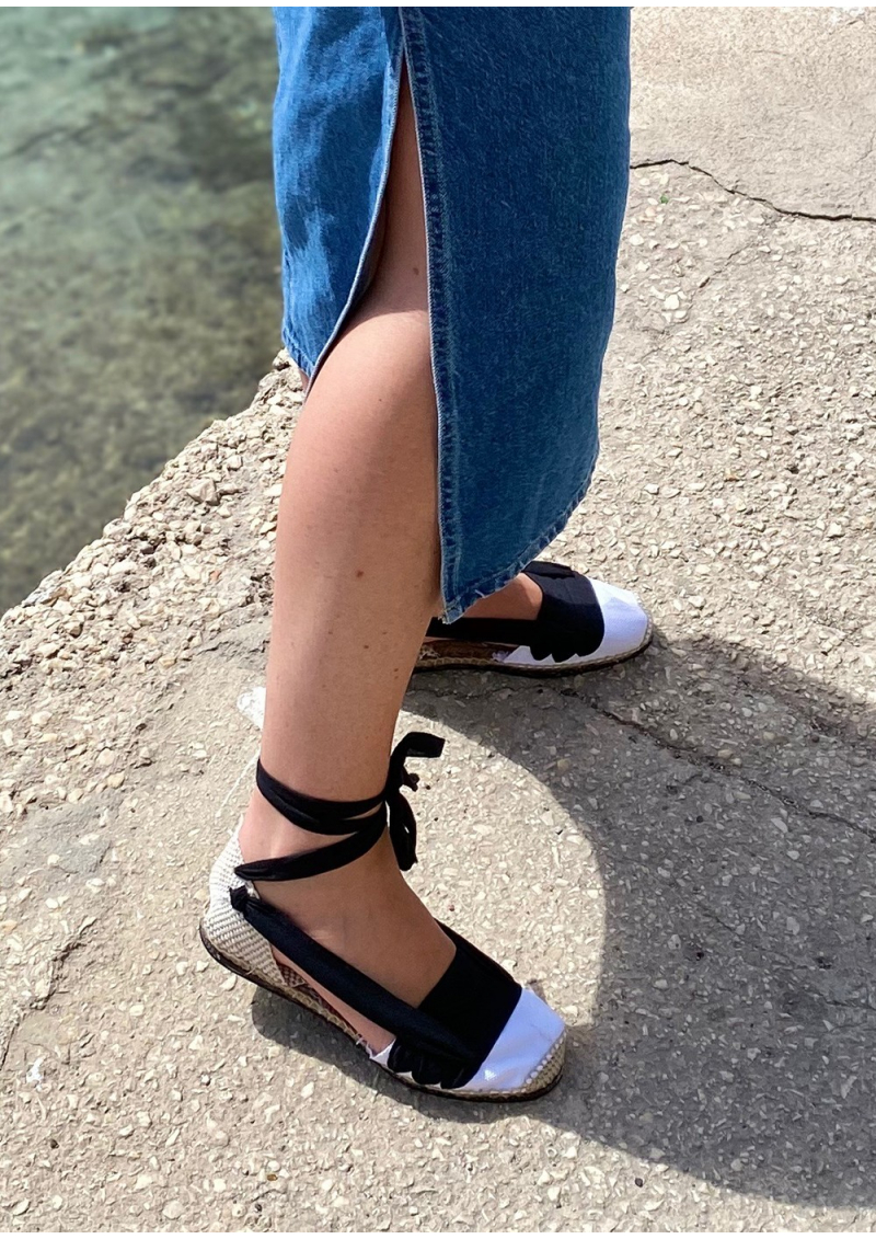 L’espadrille noire et blanche, la miñonera L’espadrille noire et blanche, la miñonera